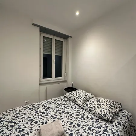 # Le 12 # Joli F2 Neuf, Centre *