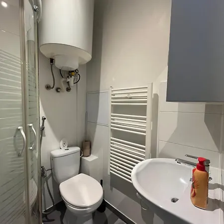 # Le 12 # Joli F2 Neuf, Centre *